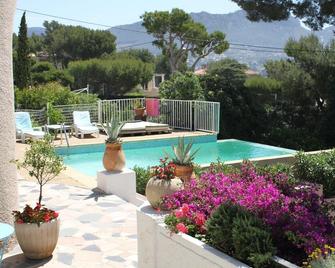 Cassis Hostel - Cassis