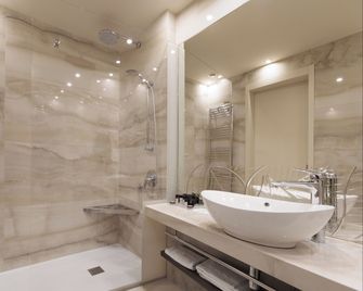 Park Hotel Imperial - Limone sul Garda - Baño