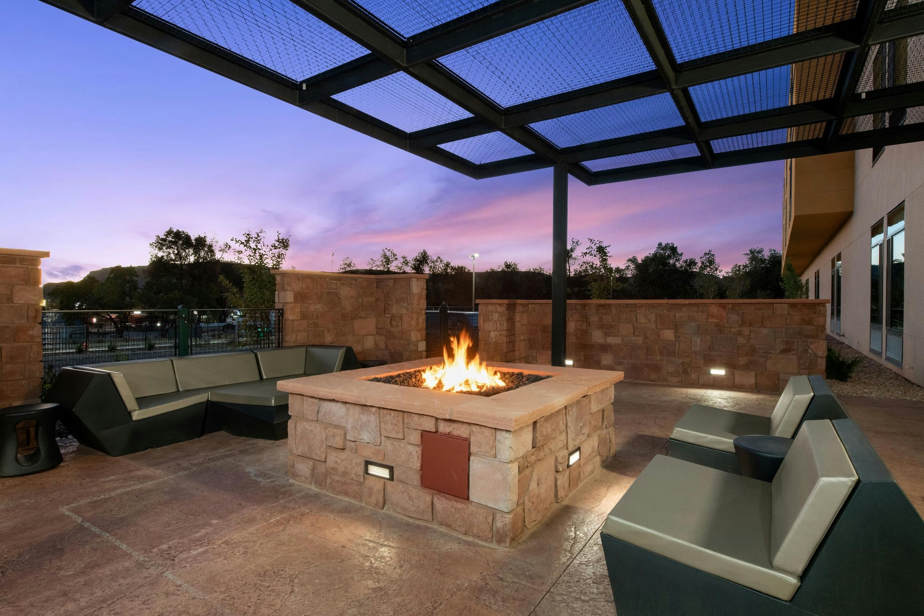 SpringHill Suites by Marriott Kanab - Kanab - Innenhof