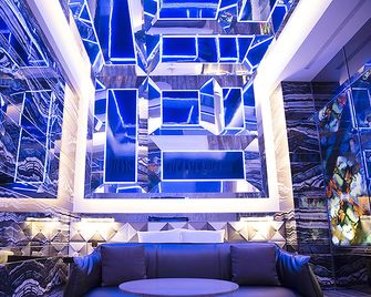 Royal Group Motel Feng Shan Branch - קאושיונג - חדר שינה