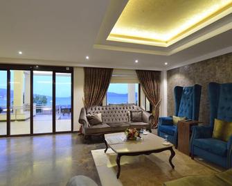 Azka Hotel - Bodrum - Living room