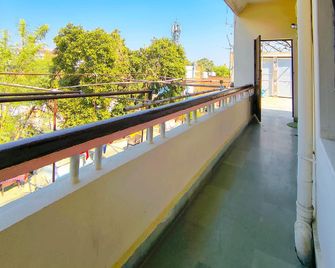 Om Guest House - Benarés - Balcón