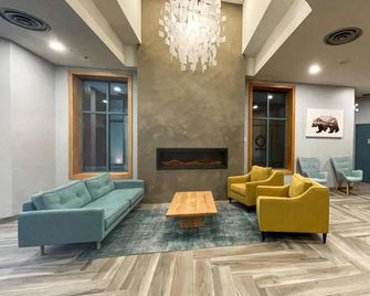 Alpenglow Lodge Studio with Pool Views by MVA - Whistler - Lobby