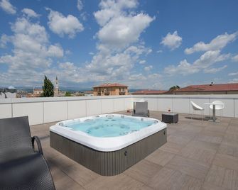 Corte Ongaro Hotel - ורונה - בריכה