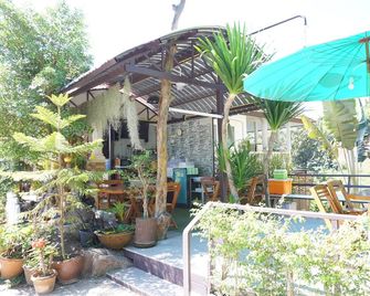 Ing Phu Resort - Ban Dan Sai - Patio