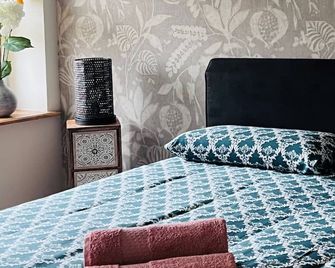 aux deux tours - Leval - Bedroom