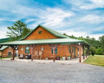 Private cabin with two double beds (sleeps 4) - Flintstone - Edificio