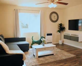 Beautiful Guest Apt near to Everything - Lomita - Living room