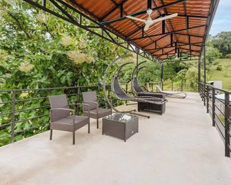 Ronnys Flat Manuel Antonio - Quepos - Balkón