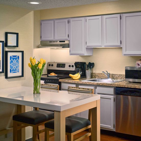 Kitchen view of Sonesta Es Suites Wilmington - Newark