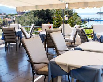 Drymna Hotel - Trizonia - Restaurante