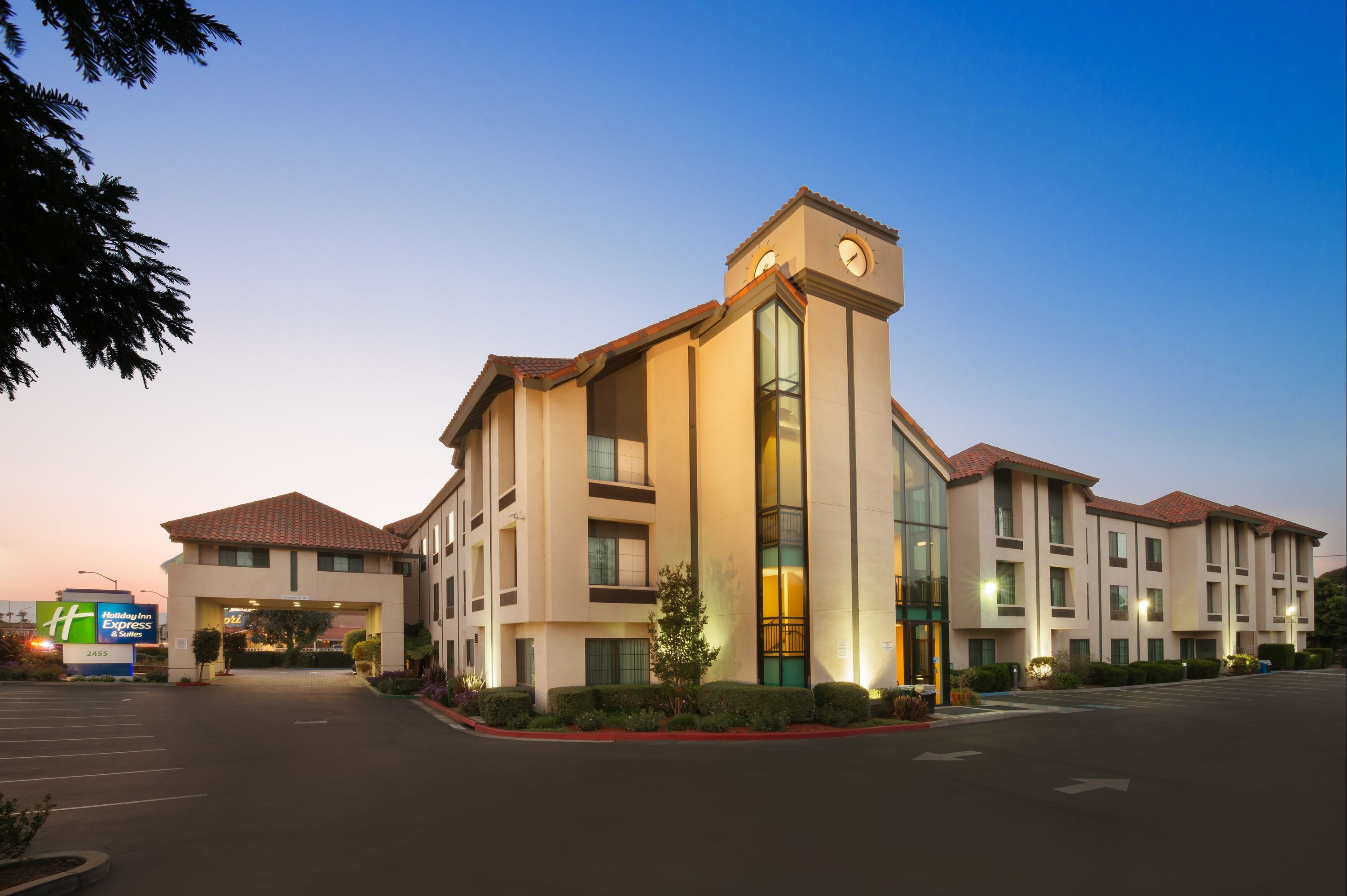 Holiday Inn Express & Suites Santa Clara - Silicon Valley By IHG - סנטה קלרה - בניין