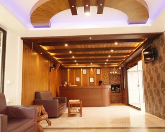 Lake N River Resort Munroe Island - Perumanseri - Front desk