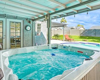 Near Spring Training! Peoria Gem with Pool and Hot Tub - Peoria - Pool