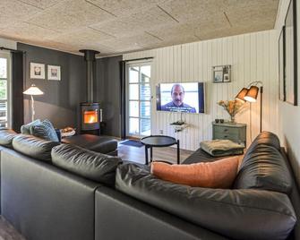 Amazing home in Thyholm with WiFi - Sindrup - Sala de estar