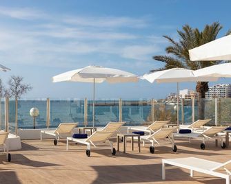 Hotel Palia Sa Coma Playa - Sa Coma - Patio