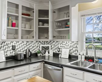 Travelers Rest Pet-Friendly 3br, Porch & Grill - Travelers Rest - Küche