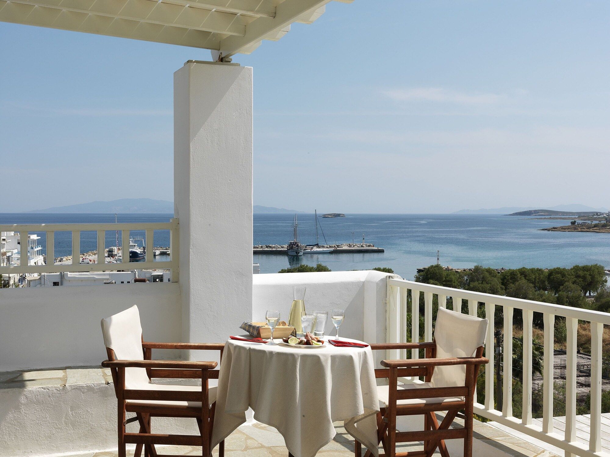 Aloni Hotel & Suites