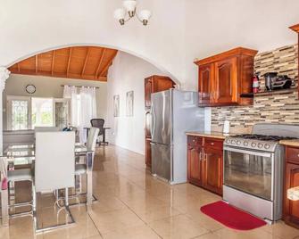 I Heart Ja Serendipity Runaway Bay - Runaway Bay - Küche