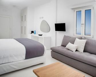 May Seven Suites - Adults Only - Megalochori - Habitación