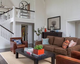 Marmont Avenue by Onefinestay - West Hollywood - Phòng khách