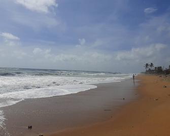 Sea View Apartment - Moratuwa - Beach
