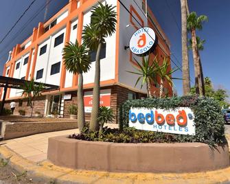 Bed Bed Hotel Abasolo - Torreón - Gebäude