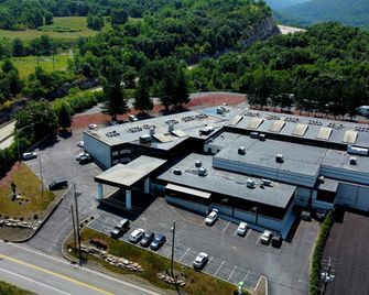 Holiday Inn Scranton East - Dunmore By IHG - Dunmore - Building