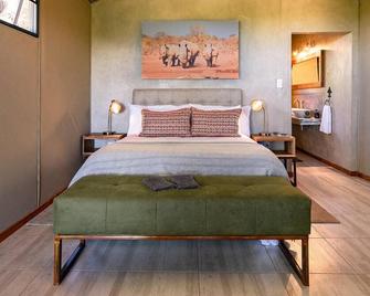 Kifaru Luxury Lodge - Outjo - Camera da letto