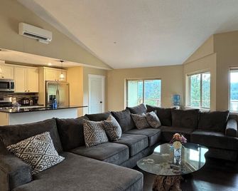 Serenity Pointe at Foster Lake - 3BR 2B Lakeview - Sweet Home - Sala de estar