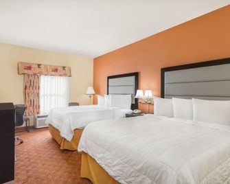 Baymont by Wyndham Fayetteville - Fayetteville - Habitación