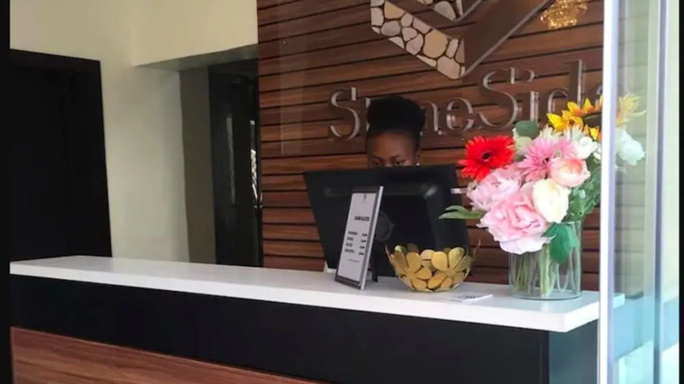 Stoneside Hotel And Apartments