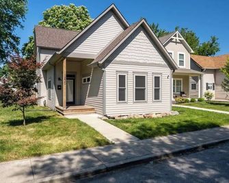 Downtown Indy | Modern Build | 3br & 3ba - Indianapolis - Building
