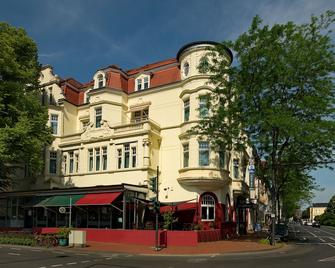 Best Western Hotel Kaiserhof - בון - בניין