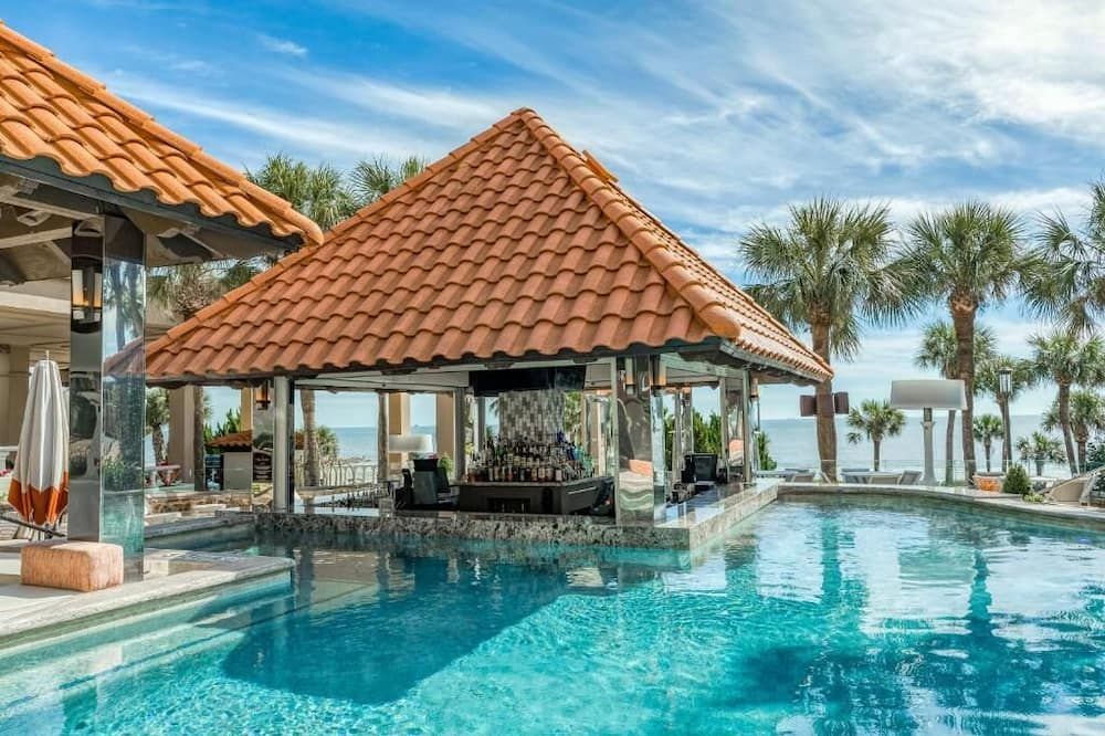 Seawall Perch ~ Luxurious Resort Life Beach Getaway 1bd/1.5bath - Galveston - Piscina