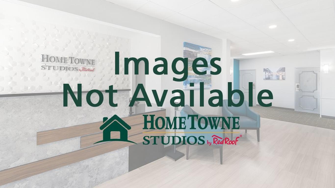 HomeTowne Studios by Red Roof Chantilly