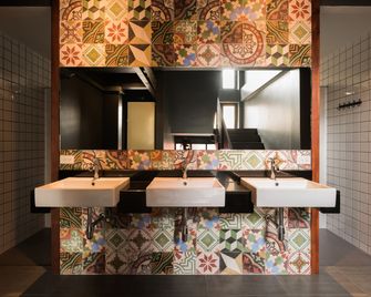 Issara By D Hostel - Bangkok