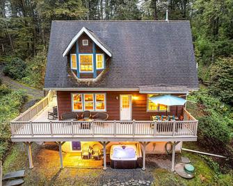 Creeks-4mins to Milford-Hot Tub-10 acres-Pinballs - Milford - Gebouw