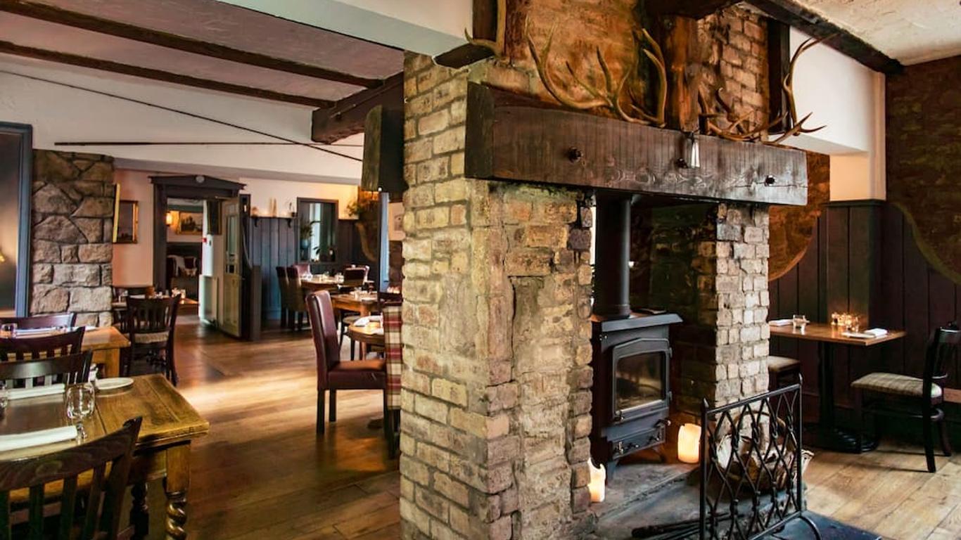 مطعم وغرف كوري إن