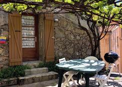Pretty Stone House In The Heart Of The Village - Évisa - Patio