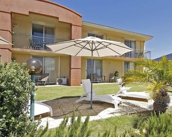 موتيل أوشن فيو - برث - شرفة مرصوفة