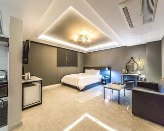 Chuncheon Hotel View - Chuncheon - Habitación