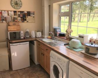 Cosy Cottage In Village Location Surrounded By Beautiful Countryside - Keynsham - Kitchen