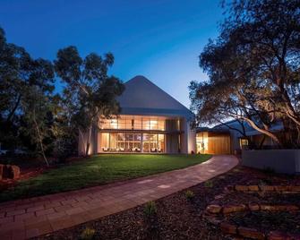 Outback Lodge - Yulara - Building