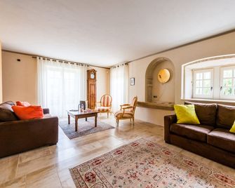 Teritoria Château de Besseuil - Clessé - Sala de estar