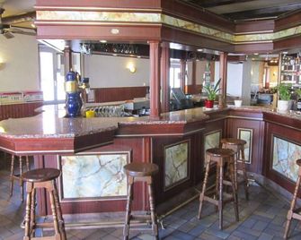 Hotel Restaurant Chez Valerie - Nambsheim - Bar