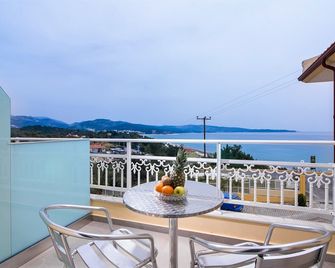 Hotel Diamond - Thasos - מרפסת