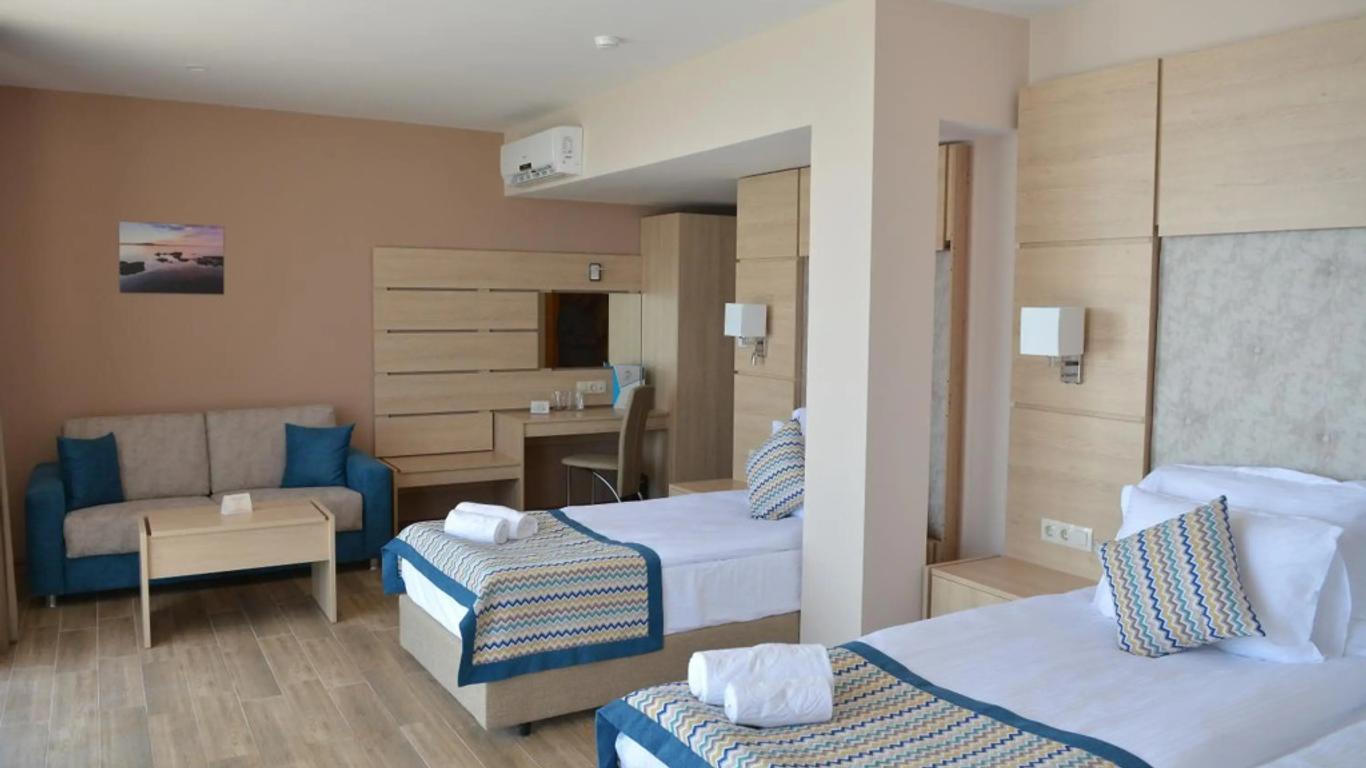 Royal Grand Hotel and Spa