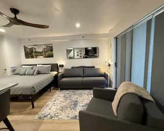 Cozy studio with deck & fireplace - near Yosemite Valley & Badger Pass - Yosemite West