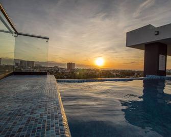 Niza Five Luxury Beach Apartments - Pto Vallarta - Piscina